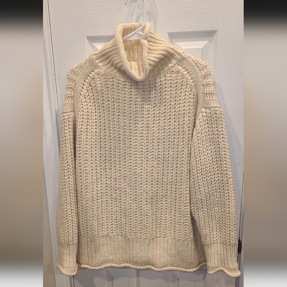 POL Chunky Cream Turtleneck Sweater